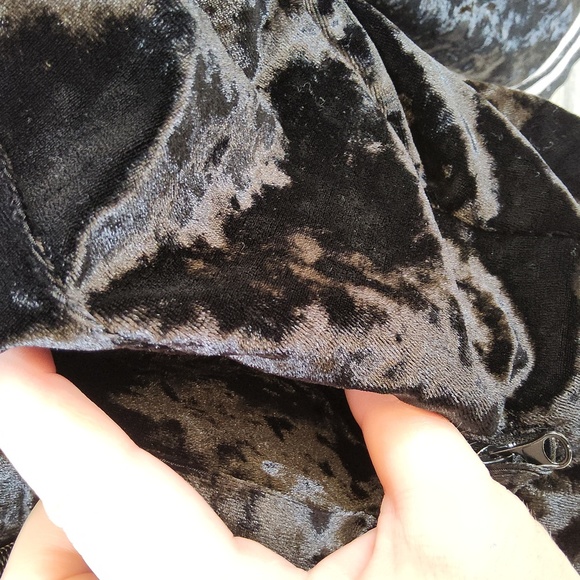 Oklahoma State University ladies black velvet long sleeved jacket size large - Picture 7 of 9